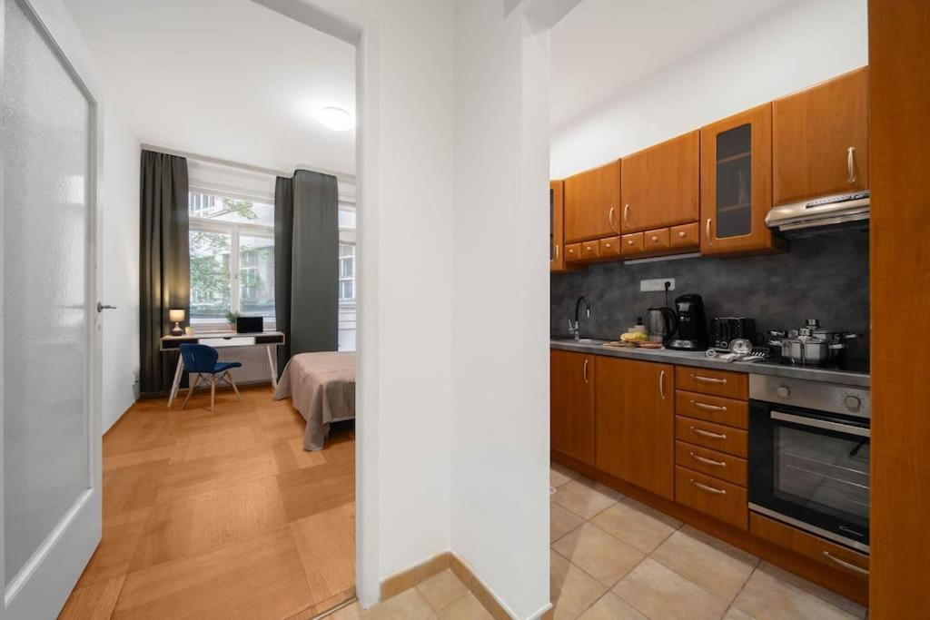 Apartment Cityscape Charm Spacious 3 Bedroom Haven For 7 *